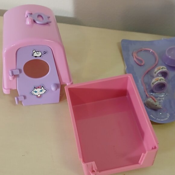 Barbie with cat and accessories - Picture 3 of 6